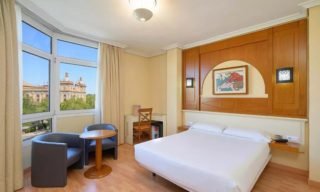 ✈ Siviglia 4*: Volo diretto più 2, 3 o 4 notti in hotel