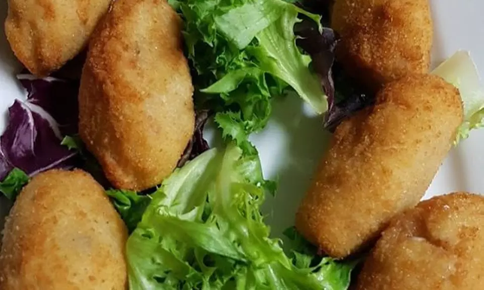 Menú mediterráneo con entrante, principal, postre y bebida para 2 o 4