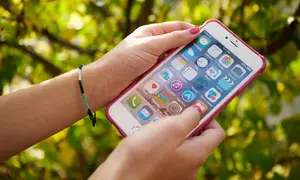 Réparation de la batterie d'un iPhone au choix, chez Vivre Mobile Monge