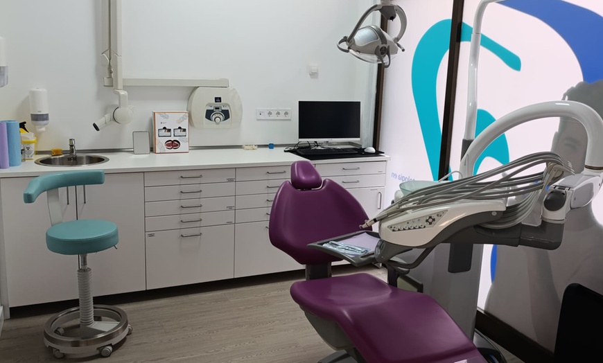 Image 5: Colocación de prótesis dental acrílica completa en 1 o 2 arcadas