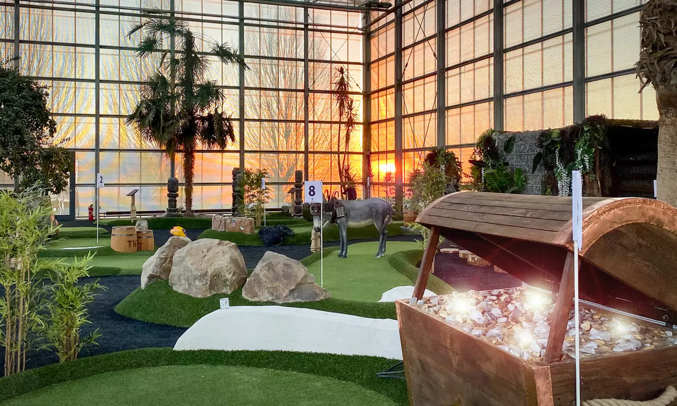 Tageskarte für 1 Kind oder Erwachsene im Adventure Golf (bis zu 48% sparen) - Primary Image