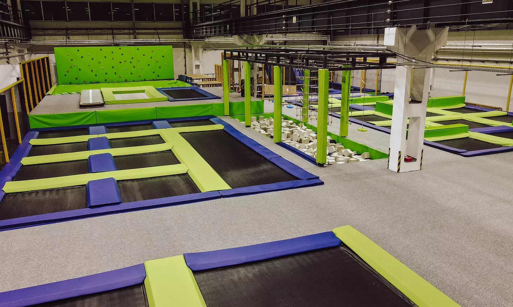 Zapomnij o grawitacji! Wskocz w świat zabawy w 4 parkach trampolin