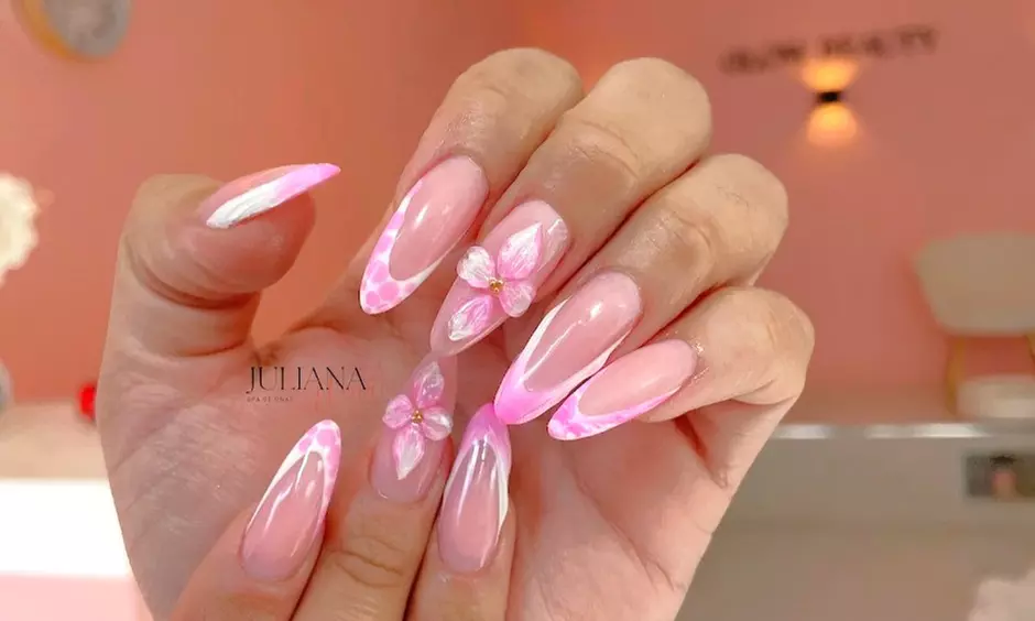 Sesión de manicura y/o pedicura con esmaltado normal o semipermanente