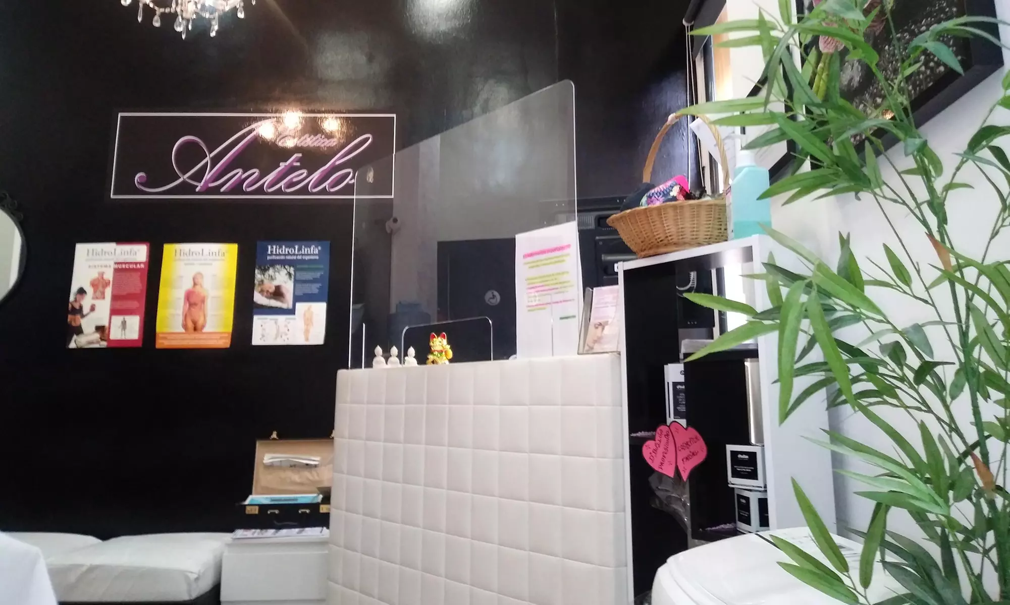 Manicura y pedicura deluxe con opción a tratamientos para 1 persona