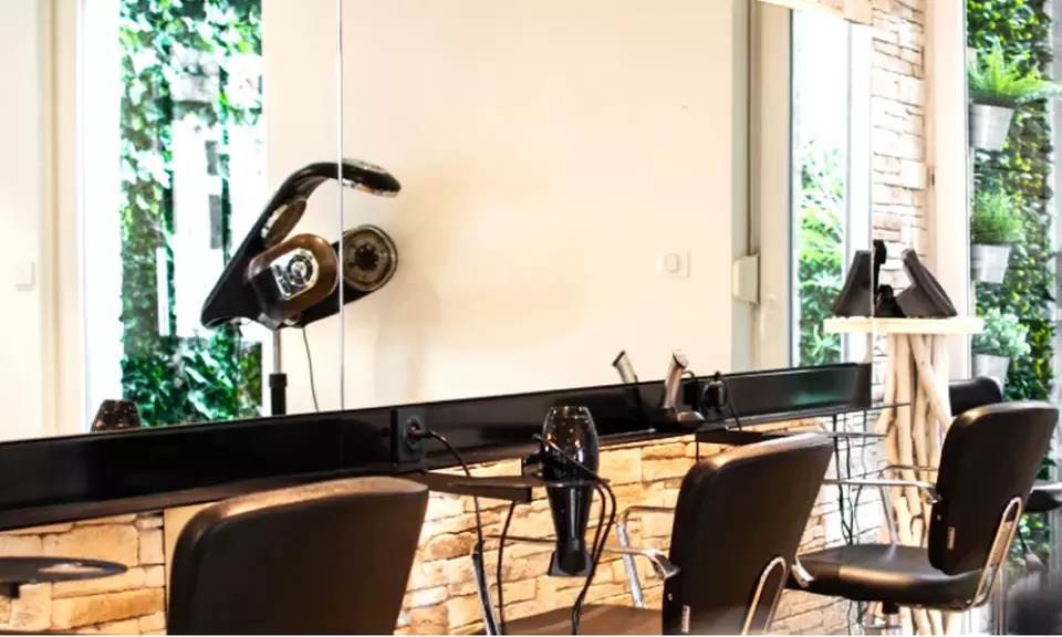 Jusqu'à 67% de remise sur Couleur / Reflets chez Salon Estaz