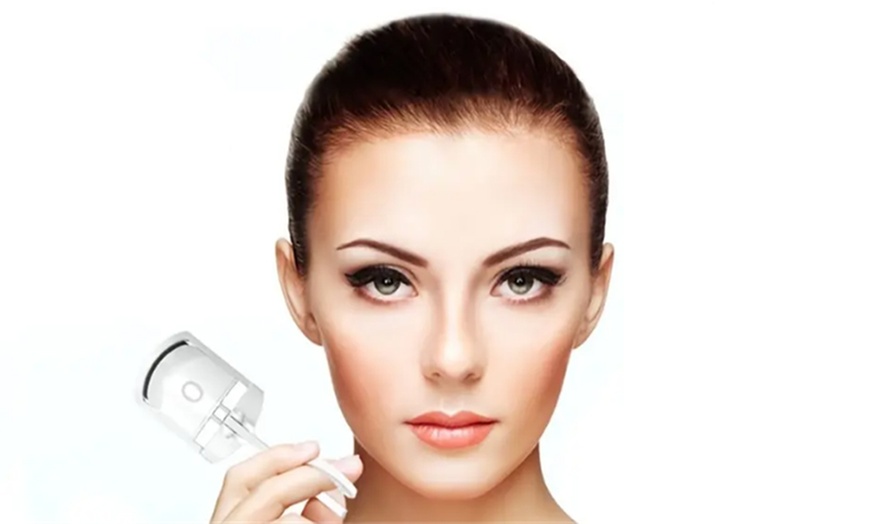 Image 2: Rechargeable Electric Eyelash Curler