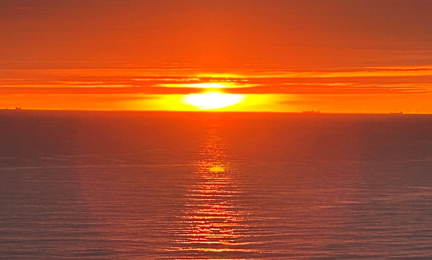 Image 5: Zandvoort: tweepersoonskamer met ontbijt