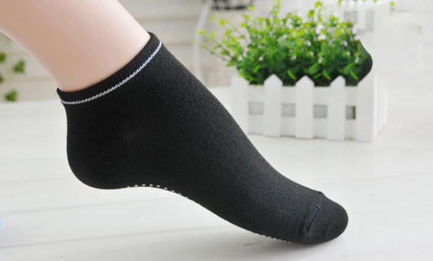 Image 5: Anti-Slip Yoga Socks