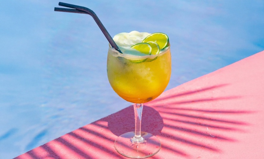 Image 6: Day pass para 1 o 2 con opción a cama balinesa, cóctel o almuerzo