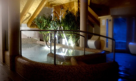 Percorso Spa di coppia con Prosecco e trattamento viso presso Rosa Purpurea Spa (sconto fino a 44%)