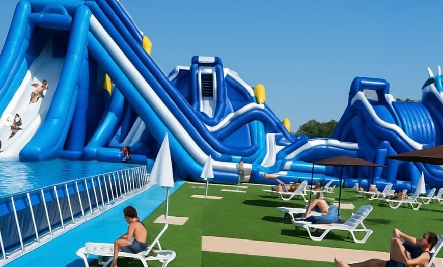 Image 17: Parque acuático Wow: entrada para niño o adulto, junto al C.C. Bonaire