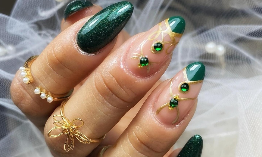 Image 9: Manicura, pedicura o ambos con esmaltado semipermanente