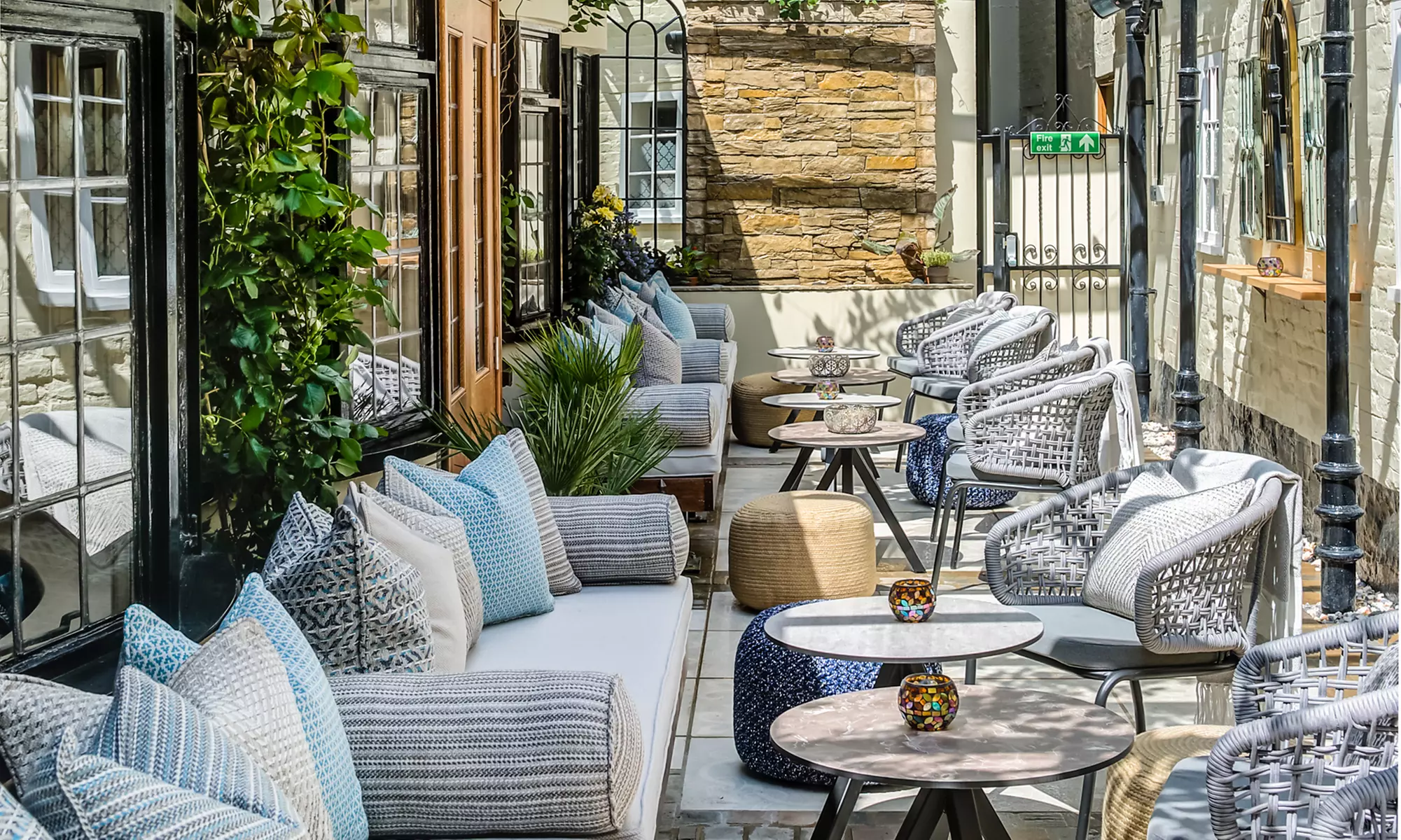 Colchester: Double Room with Breakfast