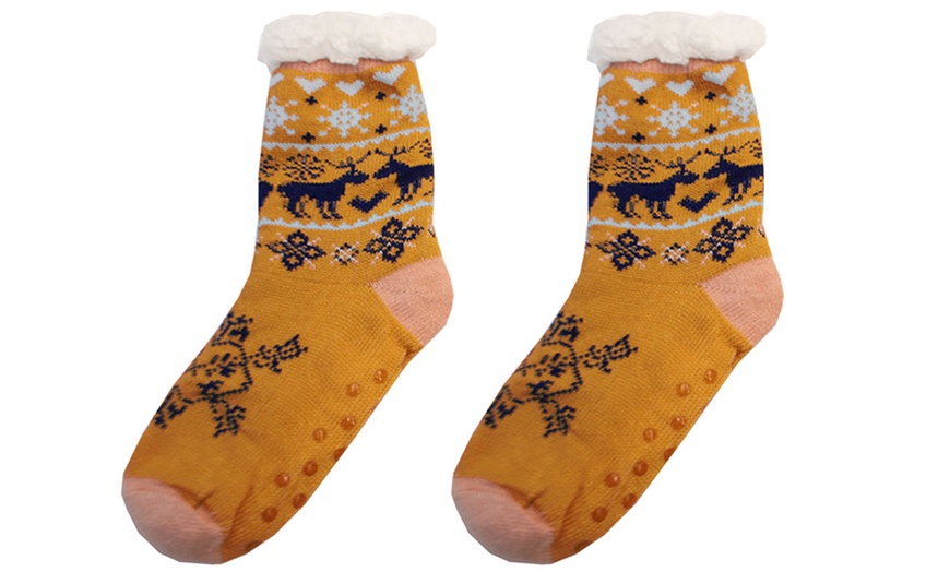 Image 10: Festive Warm Sherpa Fur Slipper Socks