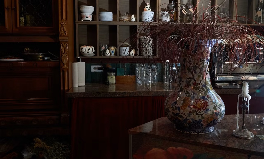 Image 3: Kaffee & Blütenzauber: 1-2 Heißgetränk und 1-4 Kuchenstücke nach Wahl 