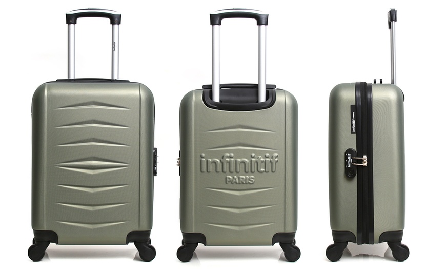 Image 12: Cabin and Vanity Case Luggage Set