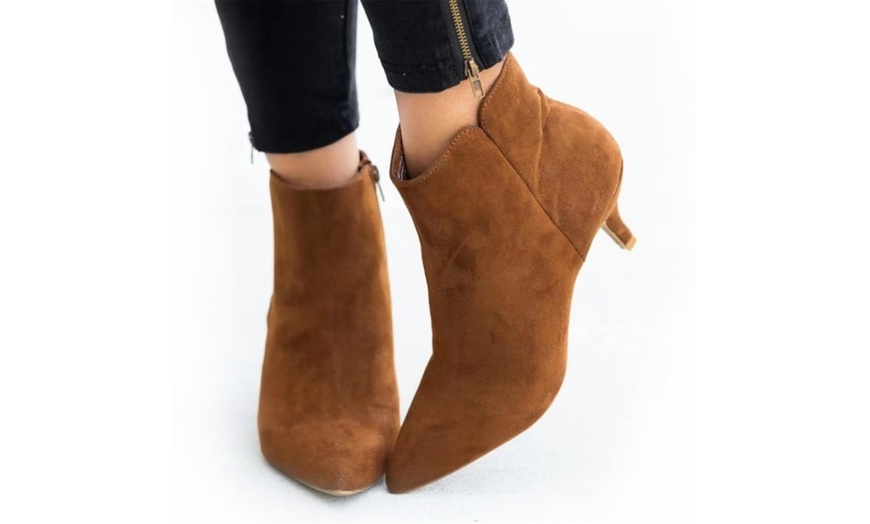 Image 6: Women's Low-Heel Pointy Boots