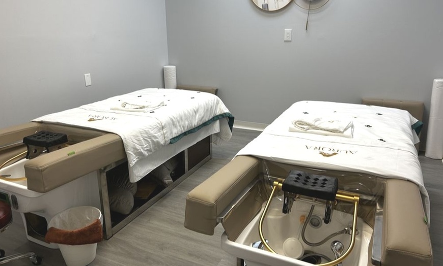 Image 2: VIP Head Spa w/Massage on Upper-Back & Scalp + Mini-Facial  for 1 or 2