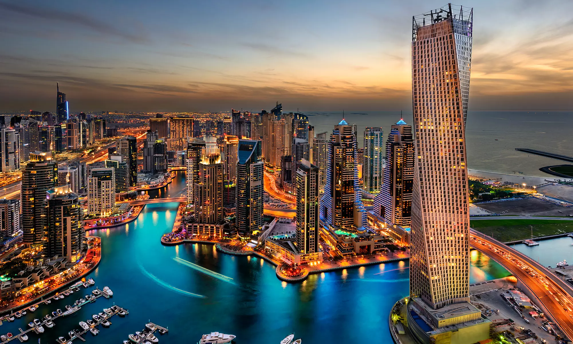 ✈ Futuristic Desert: 7-Night Epic Adventure in Dubai