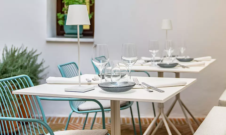 Cocina sevillana auténtica para 2 personas en La Despensa de Molviedro