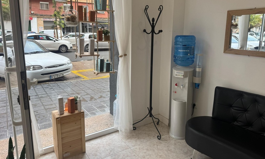 Image 8: 1 o 2 sesiones de manicura y/o pedicura con esmaltado semipermanente