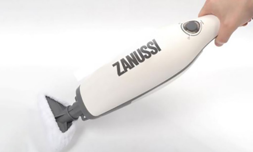 Image 3: Zanussi Two-in-One Steam Mop