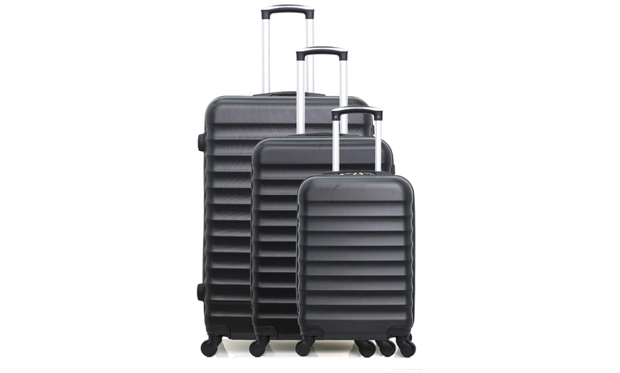 Image 2: Jakarta Set of Three Suitcases