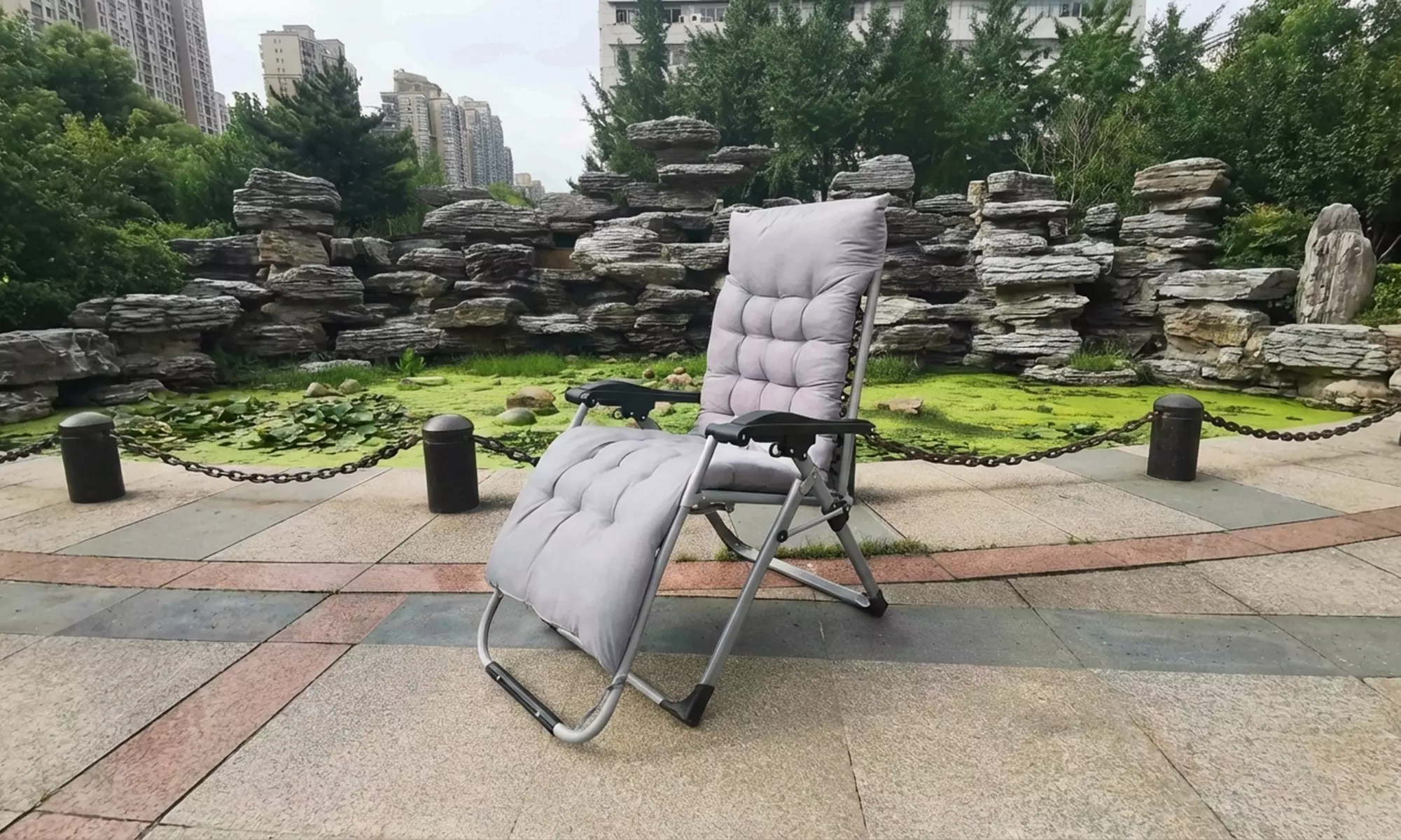 Smart Living Zero Gravity Foldable Reclining Chair