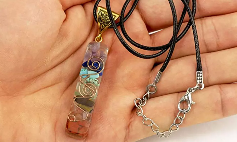 1x oder 2x Halskette mit Orgonit-Anhänger mit 7 Chakra-Kristallen