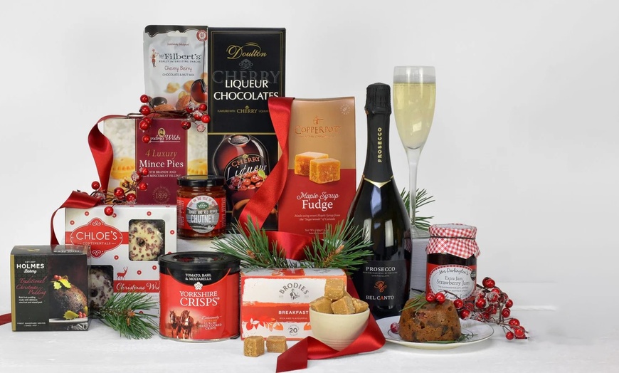 Image 2: Premium Christmas Gift Box with Wine, Cava or Prosecco 