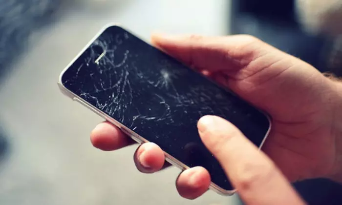 Full-Screen Repair for iPhone 5, 6, or 7 Series at Cell World (Up to 51% Off). Seven Options Available. - Primary Image