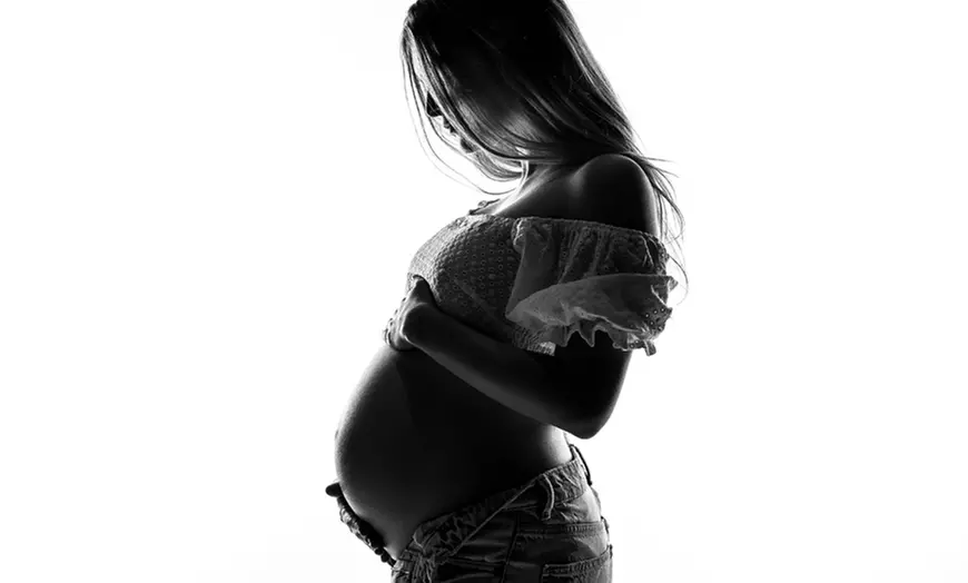 90 Min. Babybauch Fotoshooting inkl. 2-5 Bildern + Geschenk