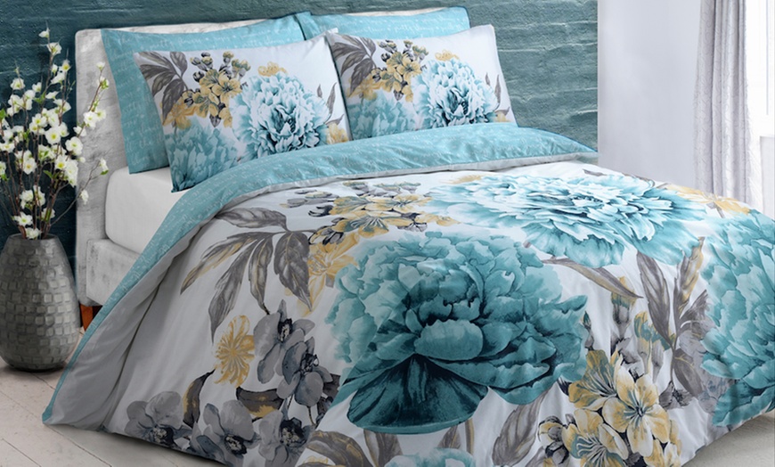 Image 3: Pieridae Reversible Duvet Set