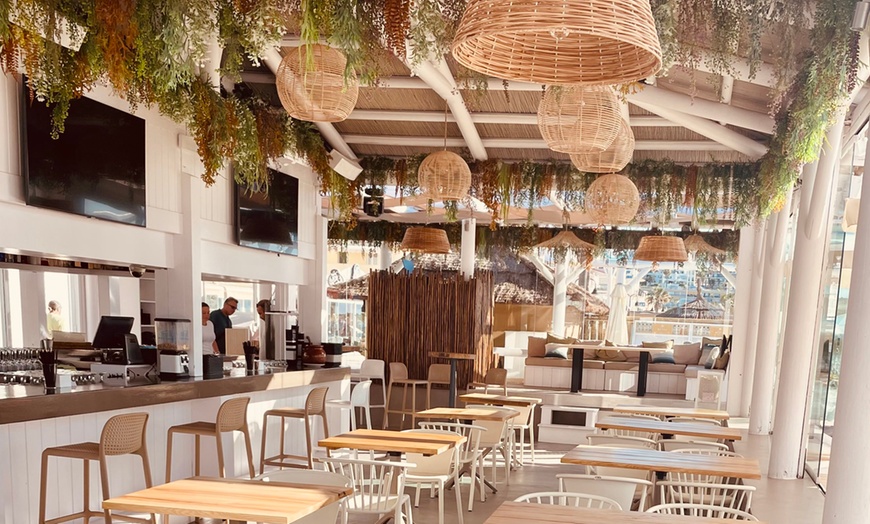 Image 2: Menú cena Mediterráneo para 2 o 4 personas