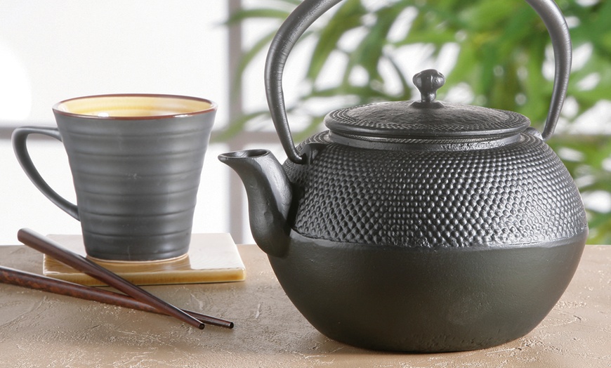 Image 13: Japanese Teapot