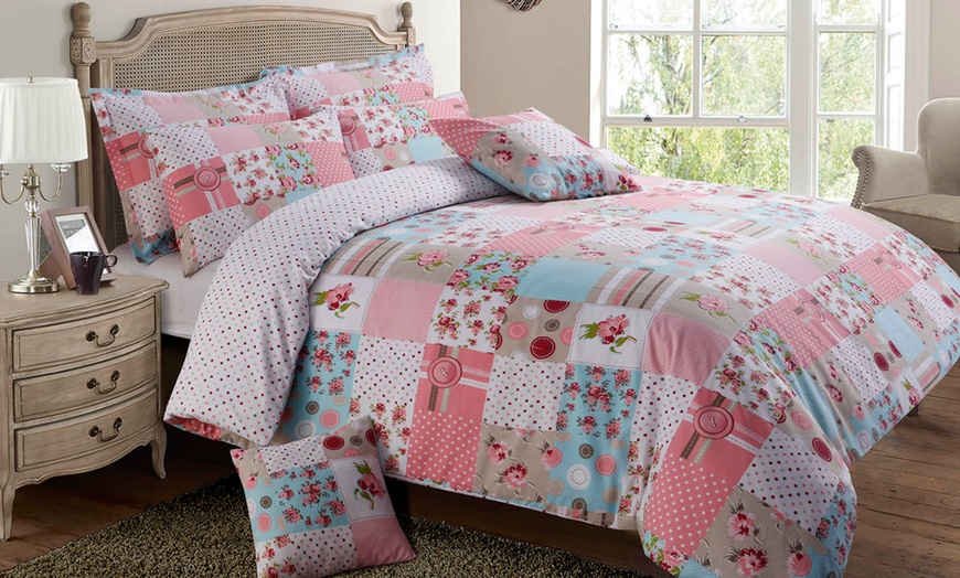 Image 1: Country Patchwork Duvet Set