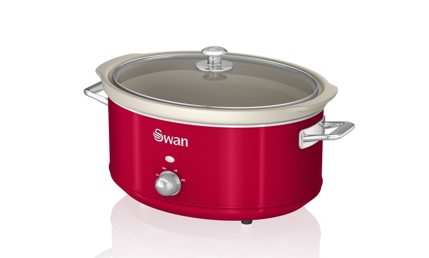 Image 64: Swan 1.5L, 3.5L or 6.5L Retro-Style Slow Cooker