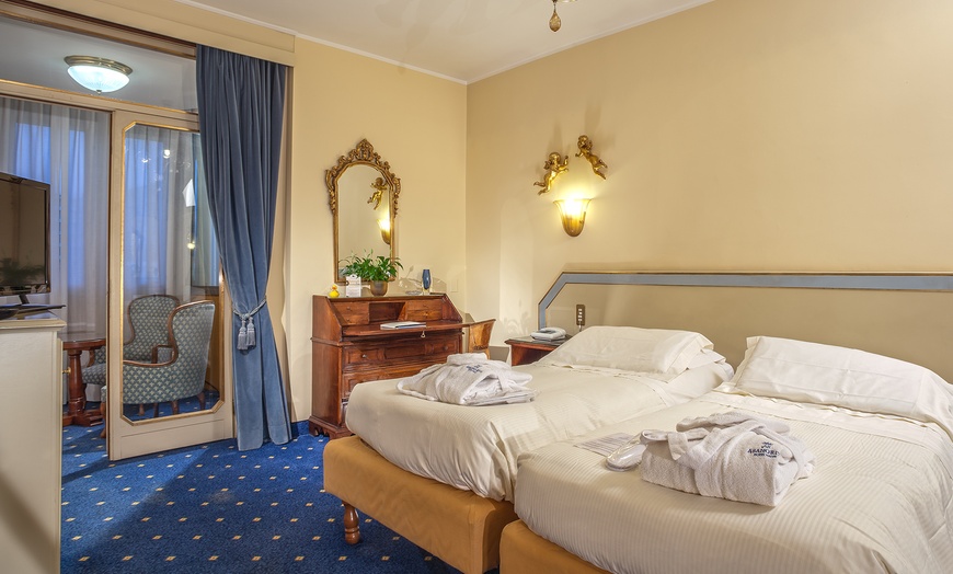 Image 17: Abano Terme, Italy: Double Room with Breakfast