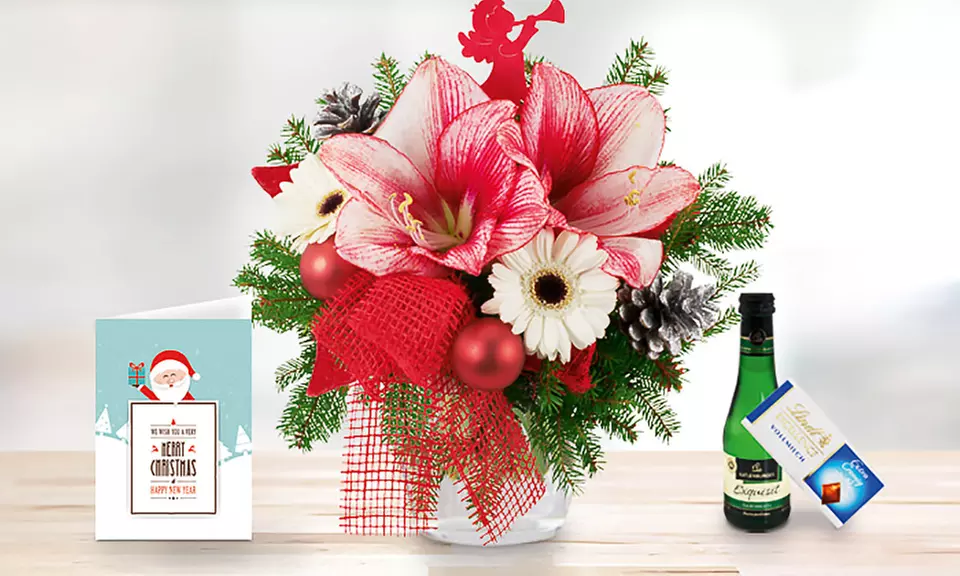 Blumenstrauß Weihnachtsamaryllis mit Karte, Lindt Schokolade und Wein von Blumenhaus Ehrend (44% sparen*) - Primary Image