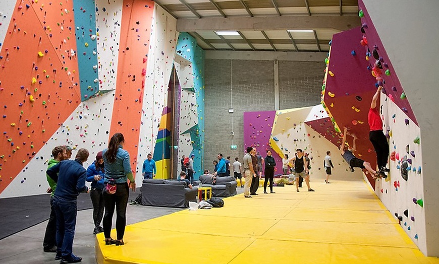 Image 1: Adult Taster Climbing Session