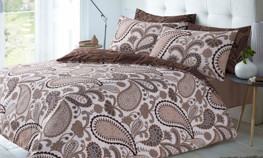 Image 4: Bold Paisley Duvet Cover Sets