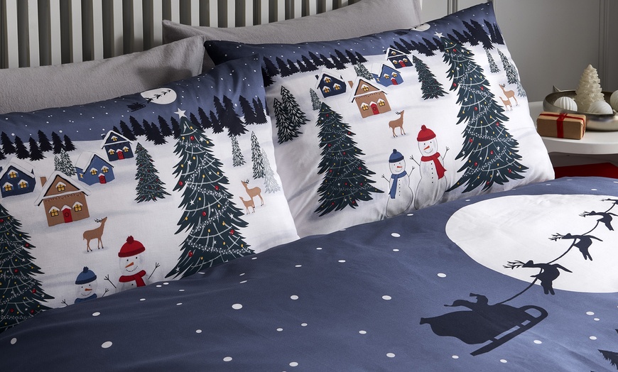 Image 3: Pieridae Christmas Scene Glow-in-the-Dark Reversible Duvet Set