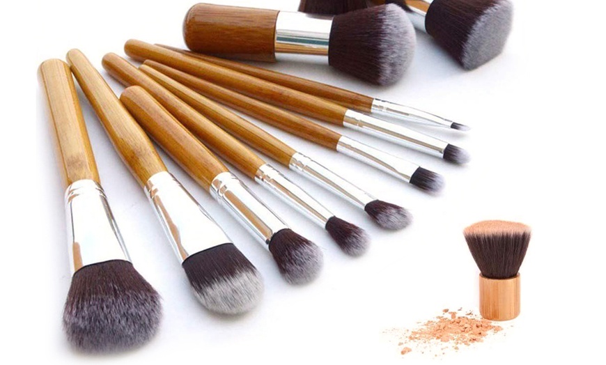 Image 1: Bamboo Make Up Brush Set