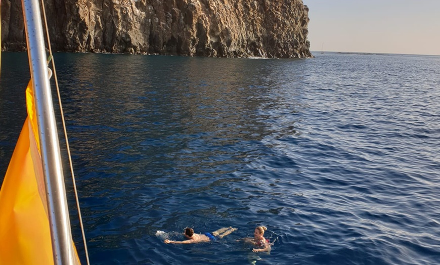 Image 4: Paseo en barco