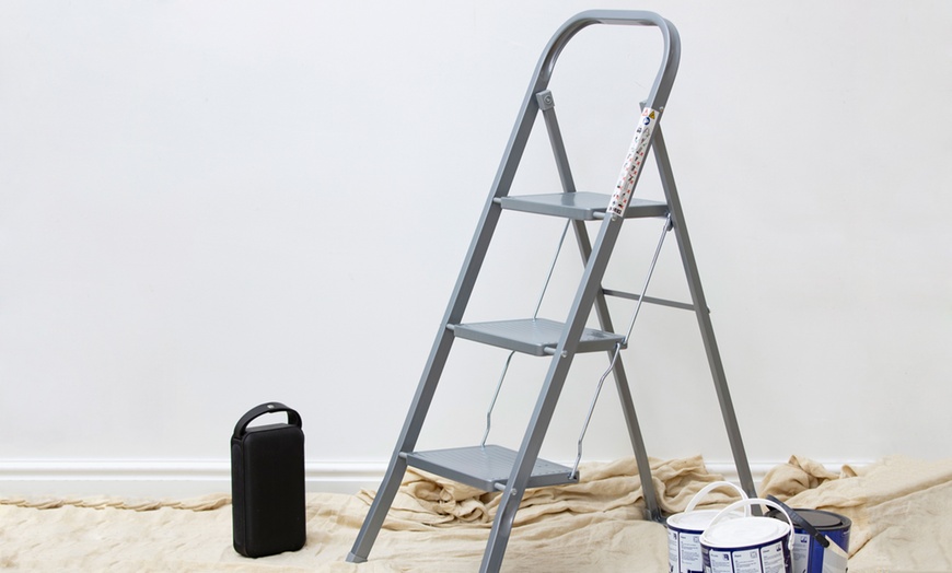 Image 2: Three Tread Steel Step Ladder