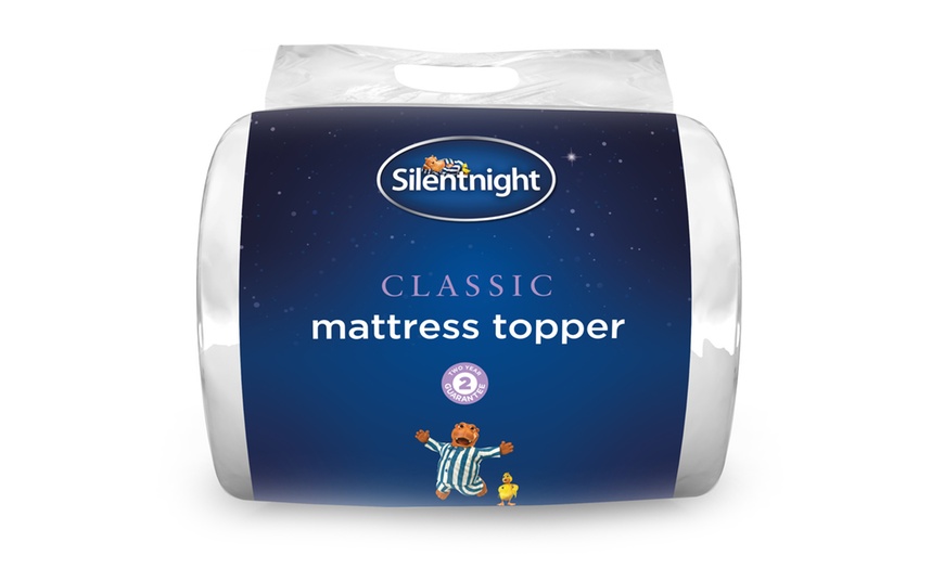 Image 4: Silentnight Mattress Topper