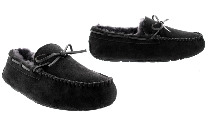 Image 19: Men's Sheepskin Slippers