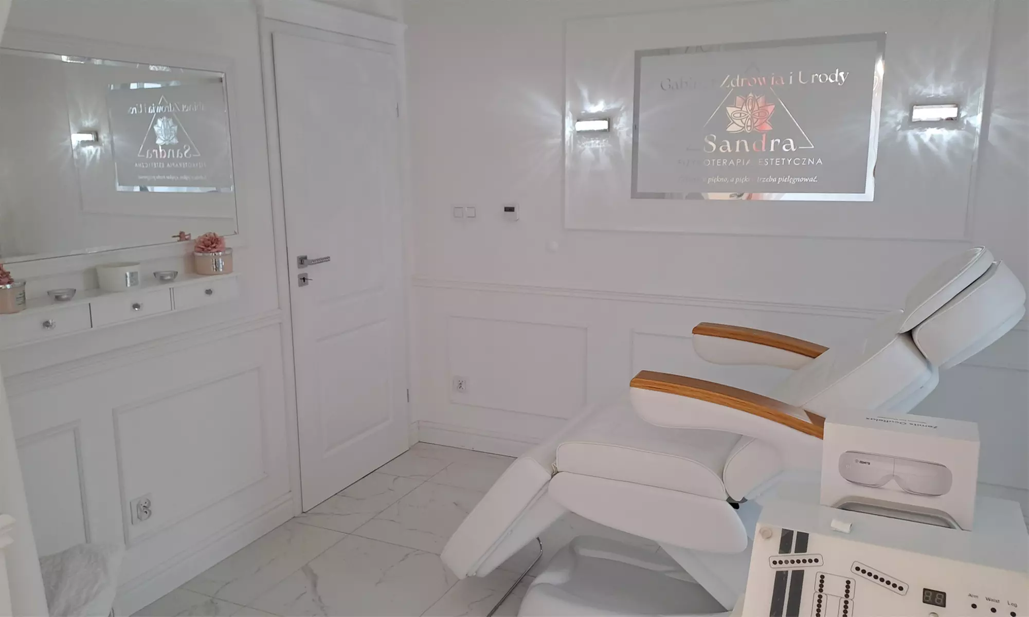 Masaże i zabiegi dla relaksu i regeneracji: masaż gorącymi kamieniami, bańką chińską, Day Spa i więcej - Primary Image