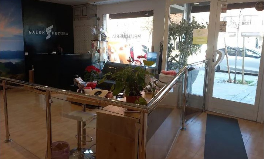 Image 4: Masaje drenante reductor, reflexología y lifting facial o presoterapia