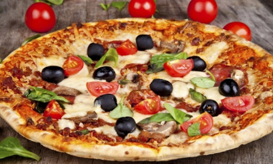 pizza-45-cm-z-dowozem-pizza111-groupon